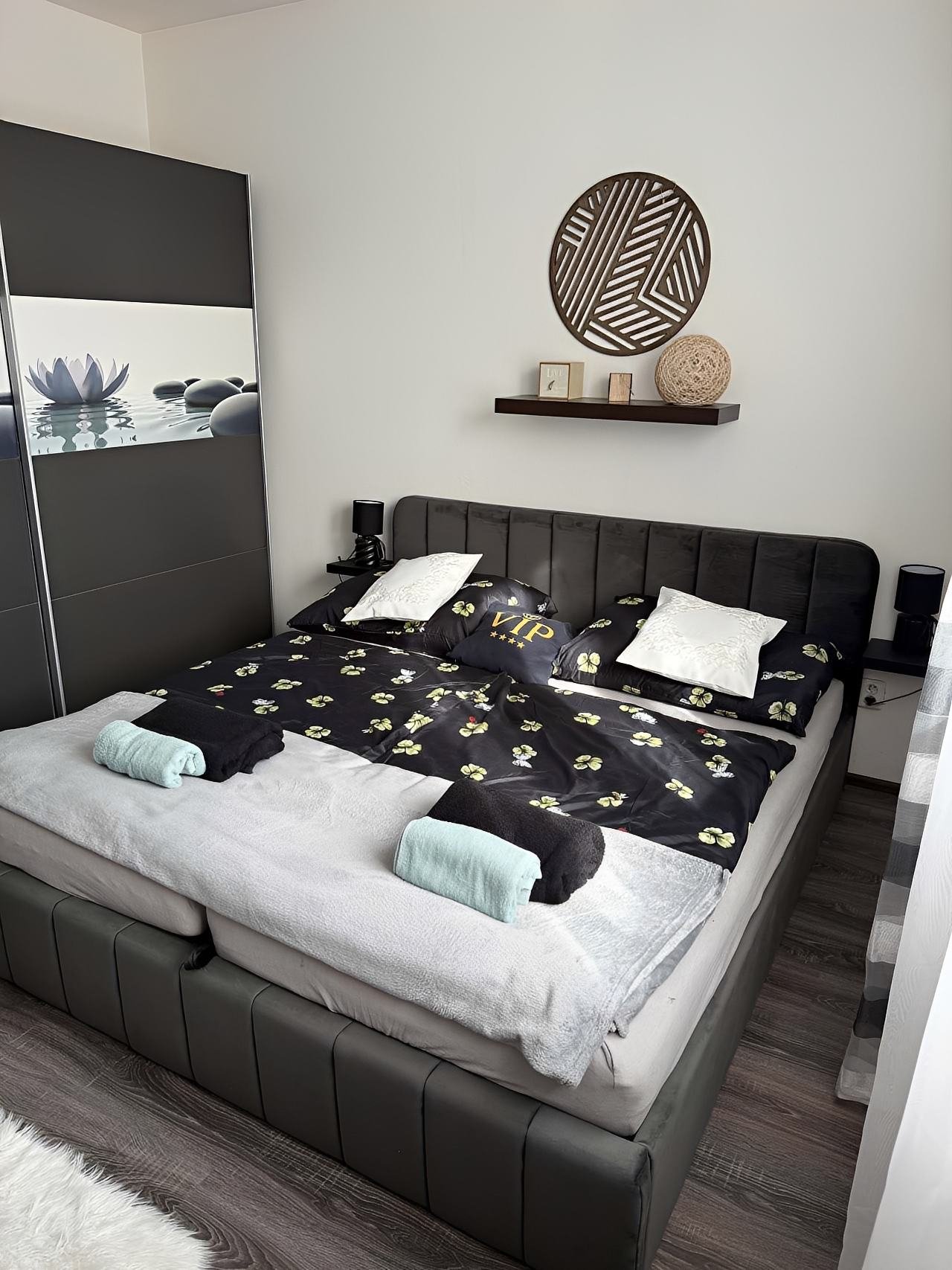 Apartmán Mirka , ložnice 1 s manželskou postelí