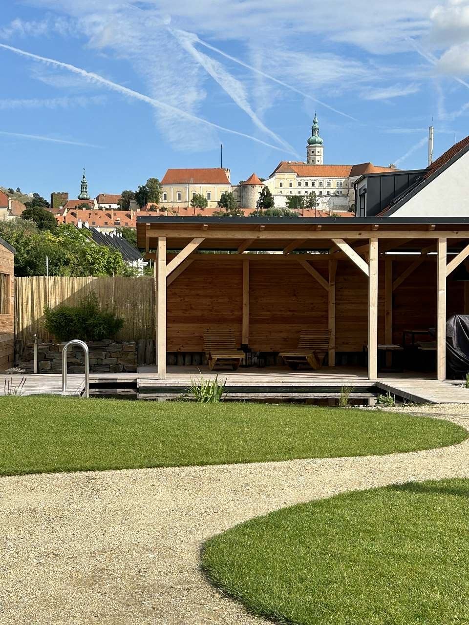 Apartmán v přízemí výhled do zahrady