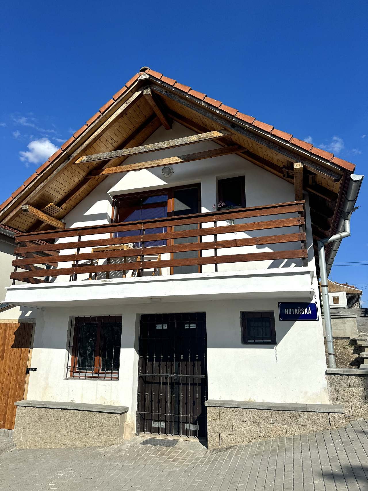 apartmán zvenku