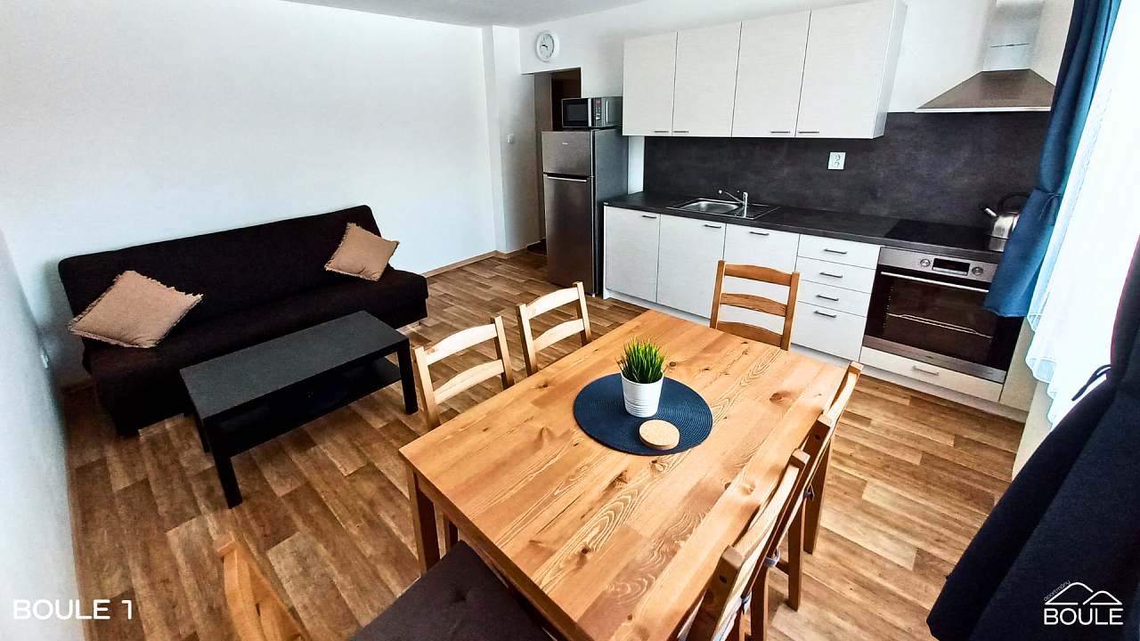 Apartmánový dům Boule Kovářská - kuchyně s jídelnou 1