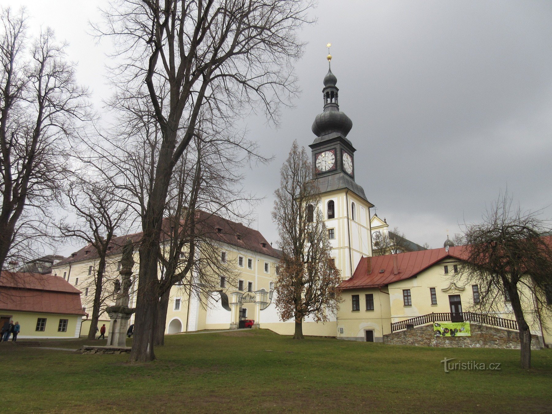 Areál kláštera