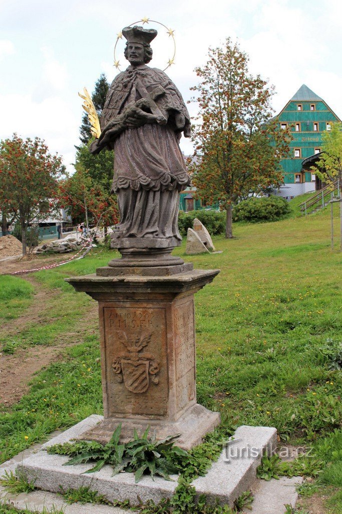 Boží Dar, socha sv. Jana z Nepomuku