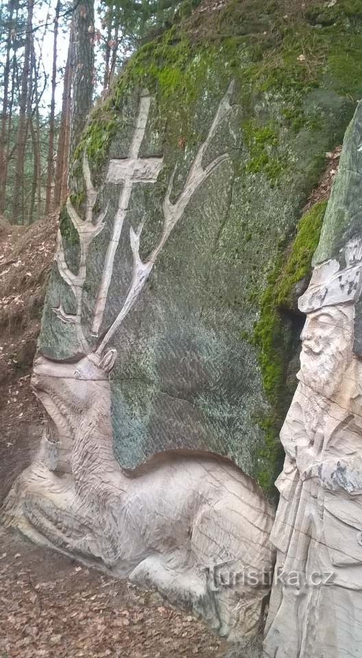 Brniště -sochy ve skalách