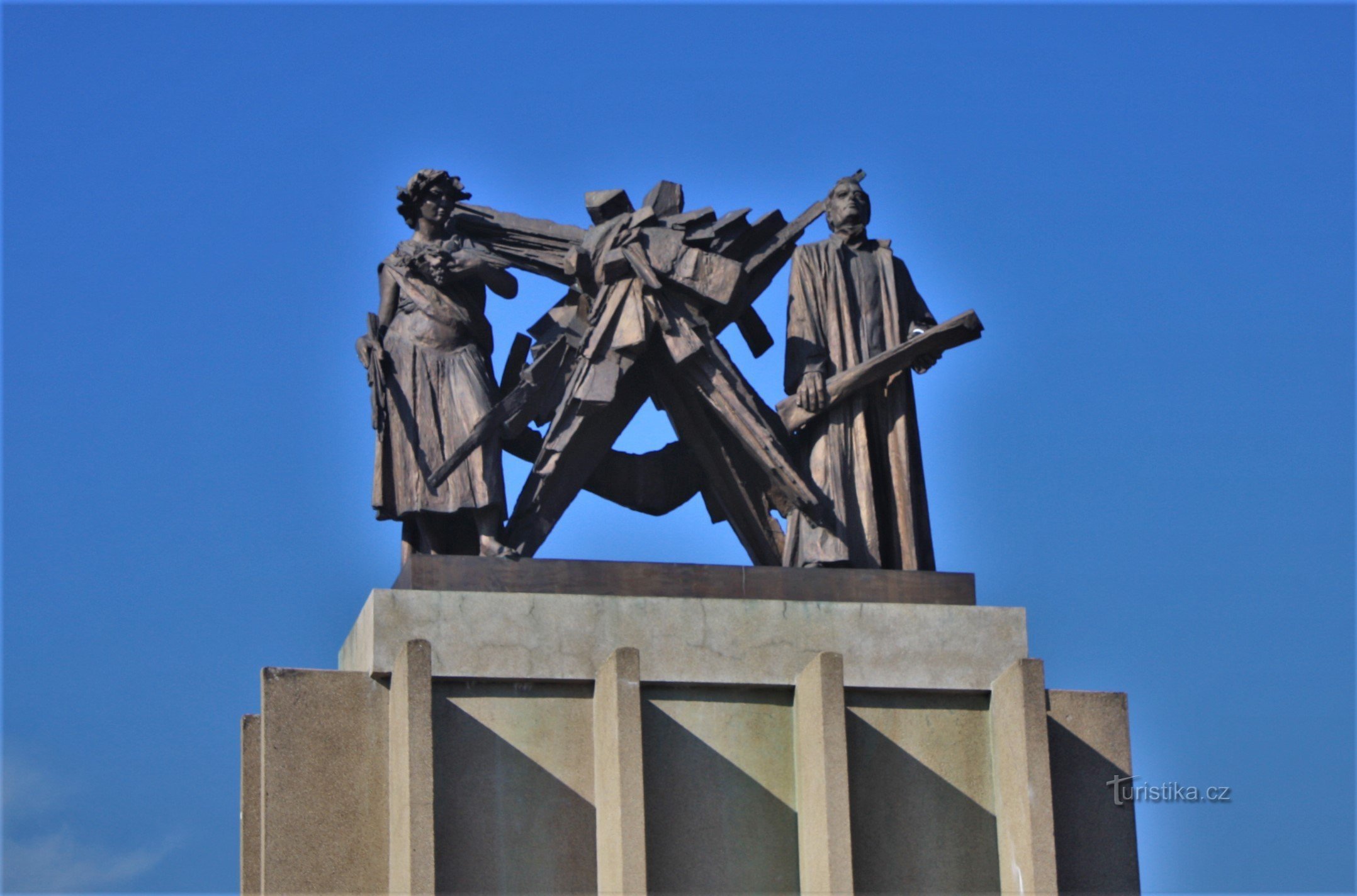 Brno-Pisárky - sousoší Nový věk