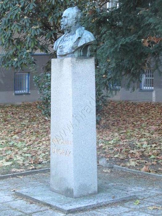 busta Antonína Dvořáka