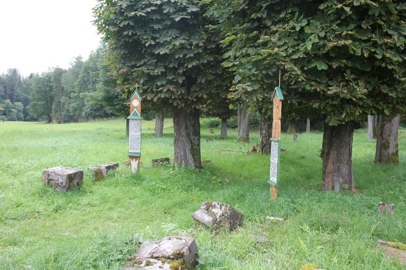 bývalý hřbitov s kaplí