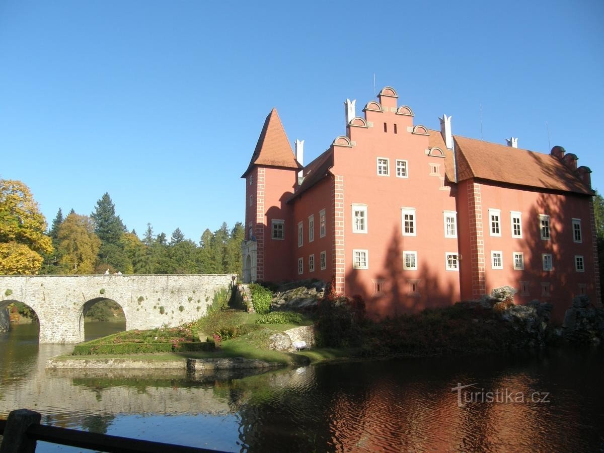 Červená Lhota se pomalu ukládá ke spánku