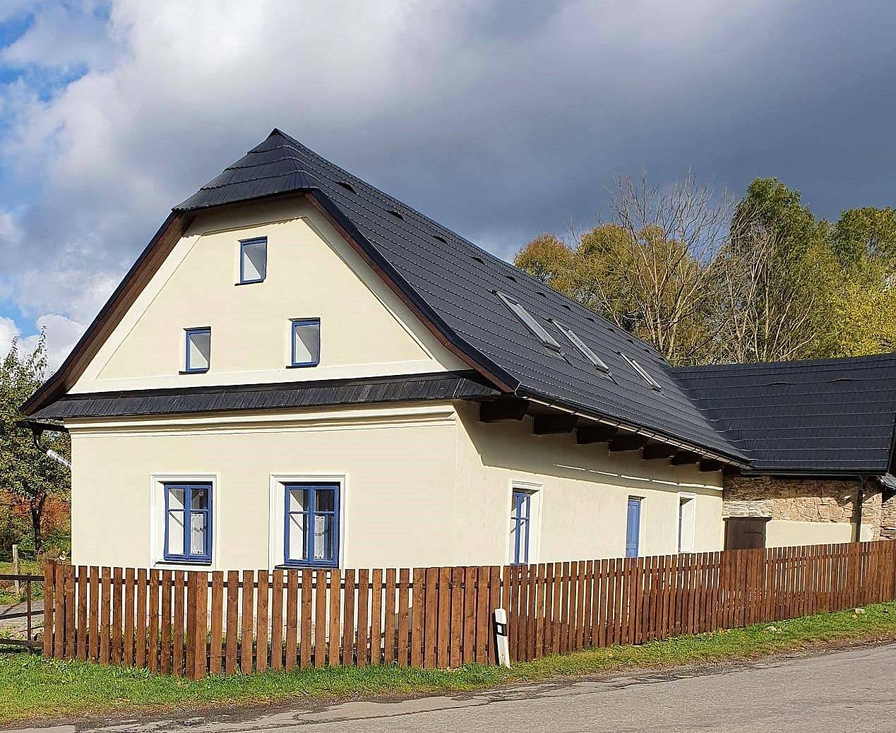Chaloupka Ubušín " přední pohled "