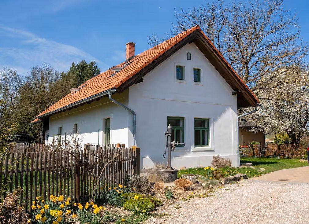 Chalupa Boženka u Českého ráje - Pohled z příjezdové cesty