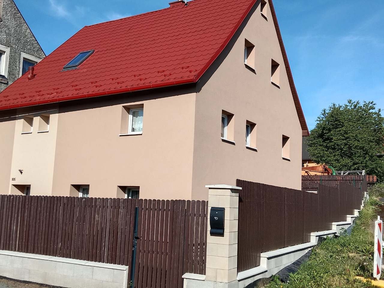 Chalupa Na Kovy Kovářská, Dlouhá 105