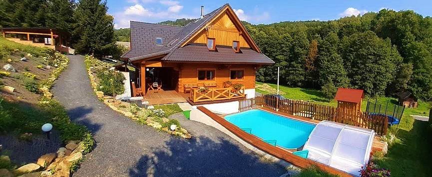 Chalupa s bazénem