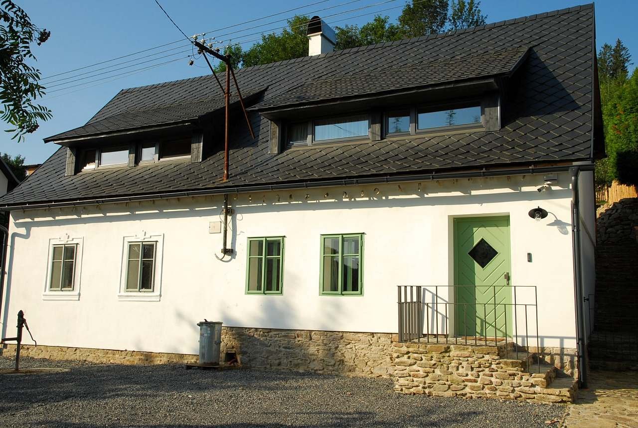 Chalupy na Panské (Velká vlevo + Malá vpravo)