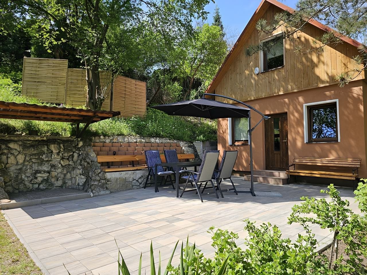 Chata nad koupalištěm - Máchův kraj