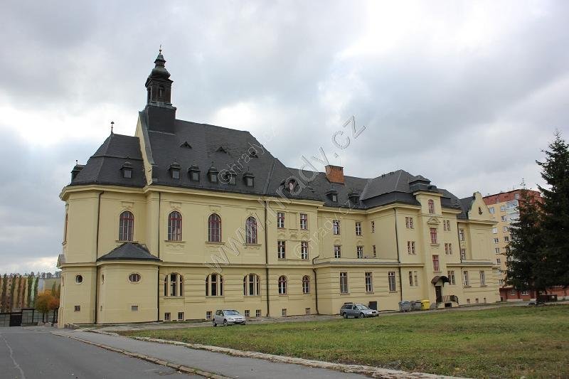chlapecký seminář Petrinum s kaplí sv. Aloise