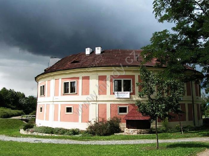 Chodovská tvrz