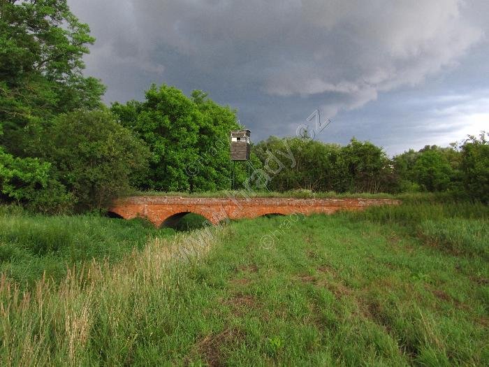 cihlový most u letohrádku Portz