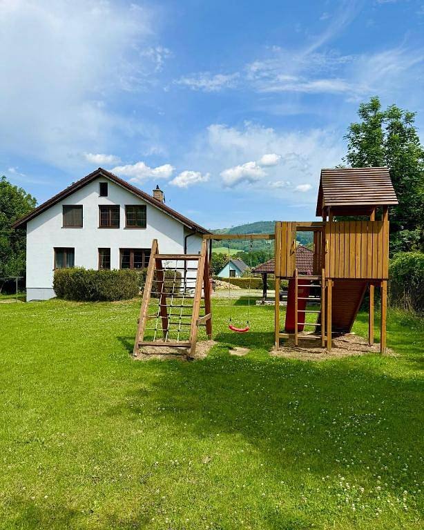 Dům z pohledu ze zahrady