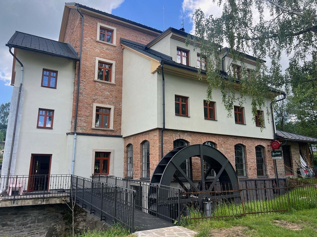 Feltlův mlýn v Borovnici (pohled zezadu)