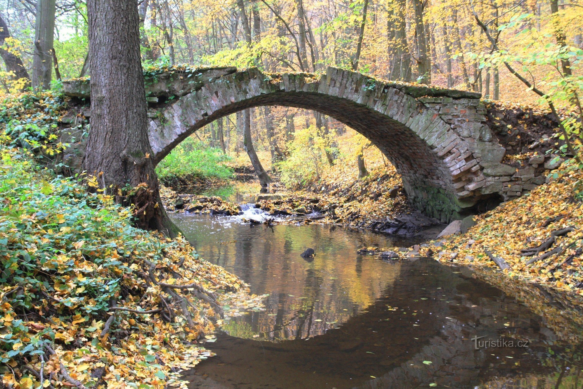 Historický most přes Bobravu u Spáleného mlýna