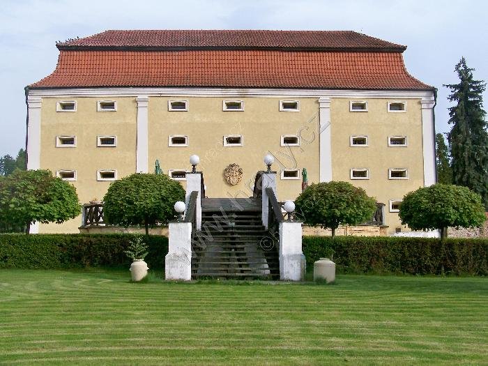 hřebčín Pecínov