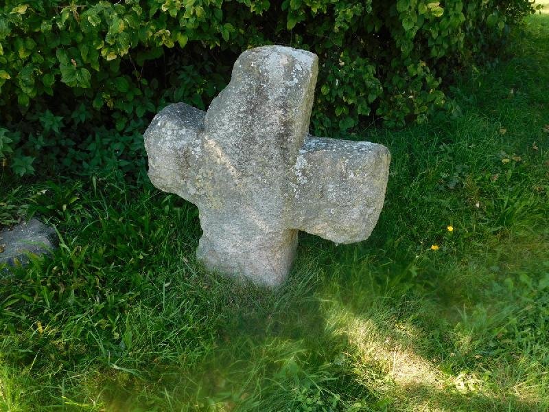 kamenný kříž
