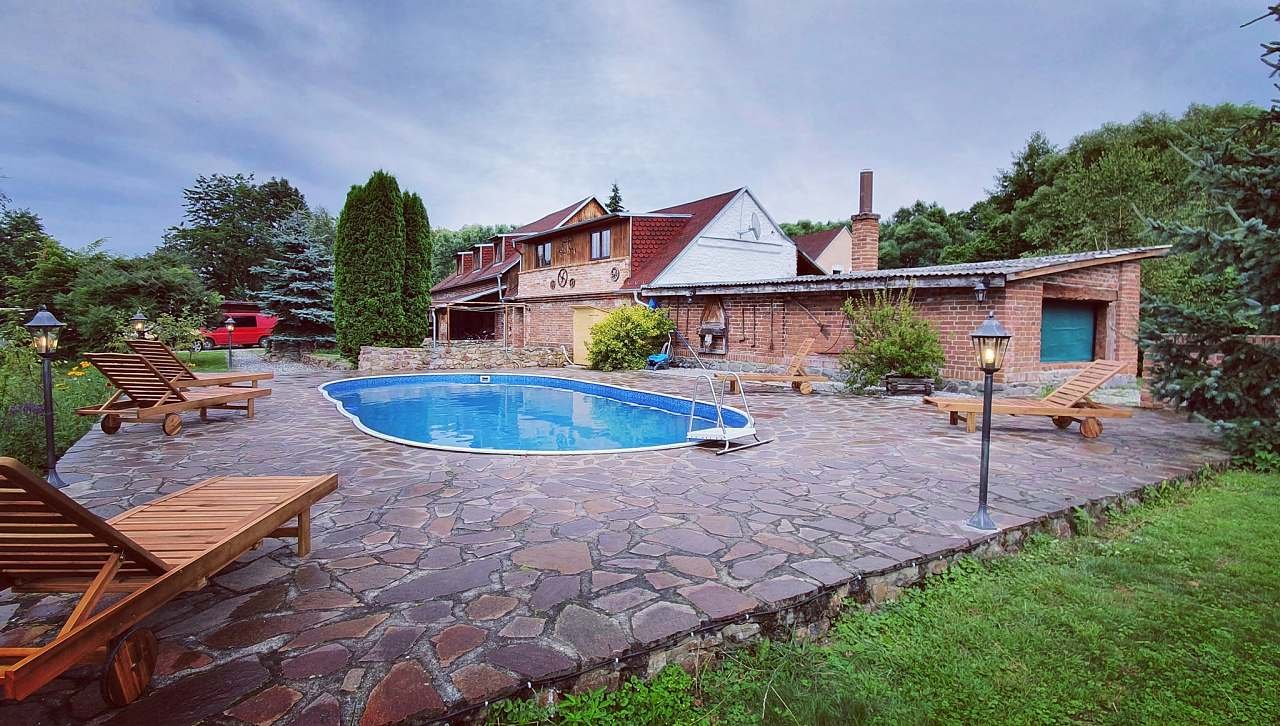 Kamenný mlýn bazén