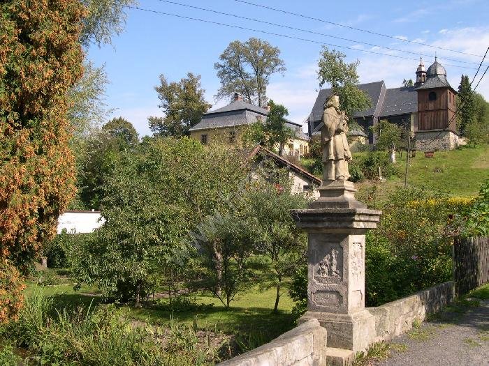 kamenný most a socha sv. Jana Nepomuckého