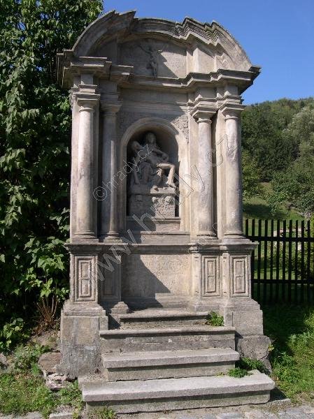 kaple se sousoším Piety