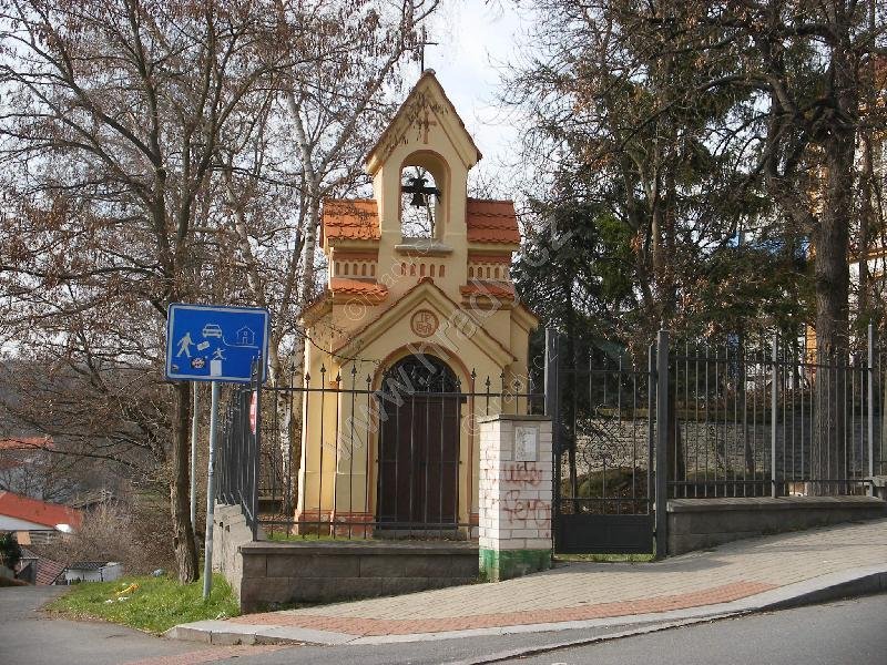 kaple se zvoničkou