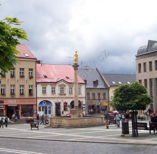 kašna s mariánským sloupem