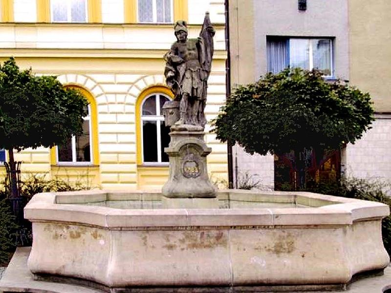 kašna se sochou sv. Floriána
