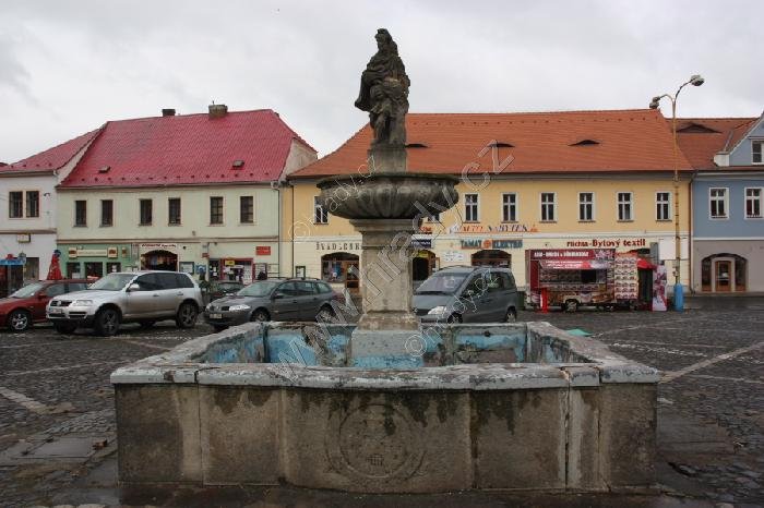 kašna se sochou sv. Floriána