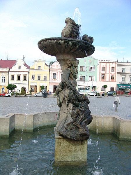 kašna se sochou Tritona