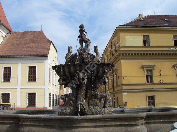 Kašna Tritónů