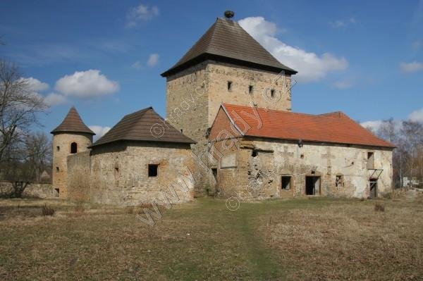 Kestřany - dolní tvrz