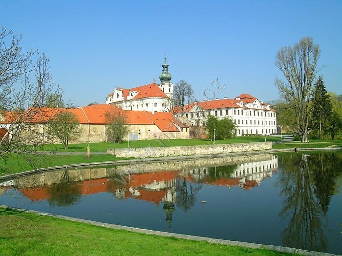 klášter benediktinů s kostelem sv. Markéty