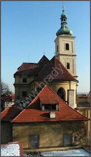 klášter bosých karmelitánů s kostelem Panny Marie Vítězné