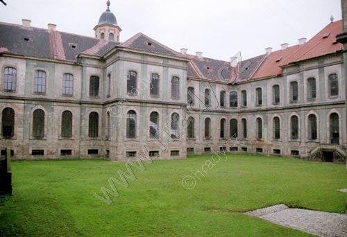 klášter cisterciáků s kostelem Nanebevzetí Panny Marie