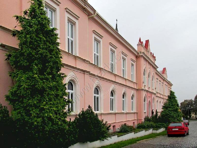 klášter dominikánek s kaplí Nejsvětějšího Srdce Ježíšova