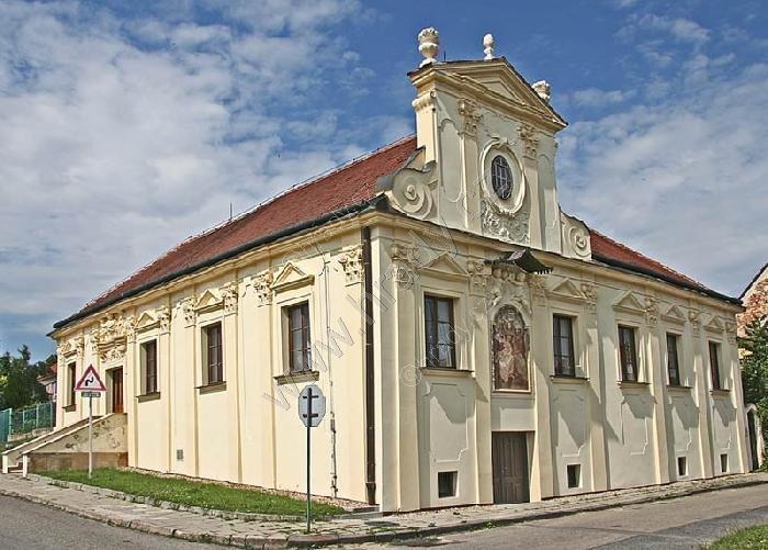 klášter františkánů s kostelem archanděla Michaela