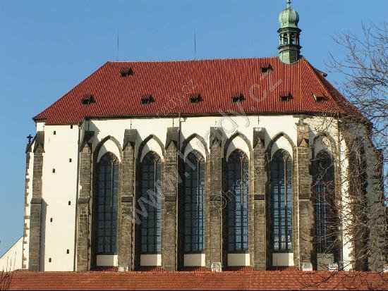 klášter františkánů s kostelem Panny Marie Sněžné