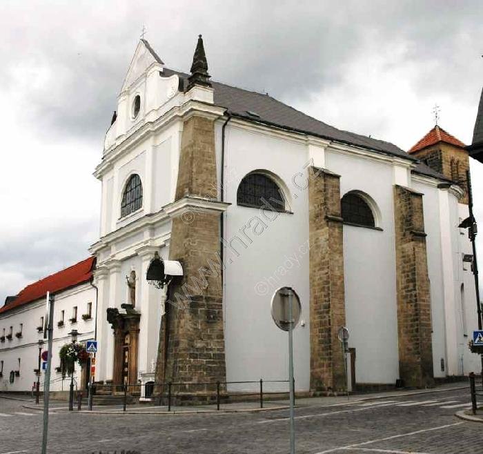 klášter františkánů s kostelem sv. Františka Serafínského