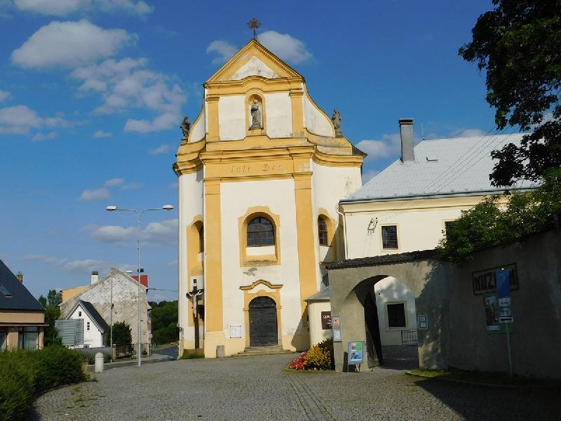 klášter františkánů s kostelem sv. Máří Magdaleny