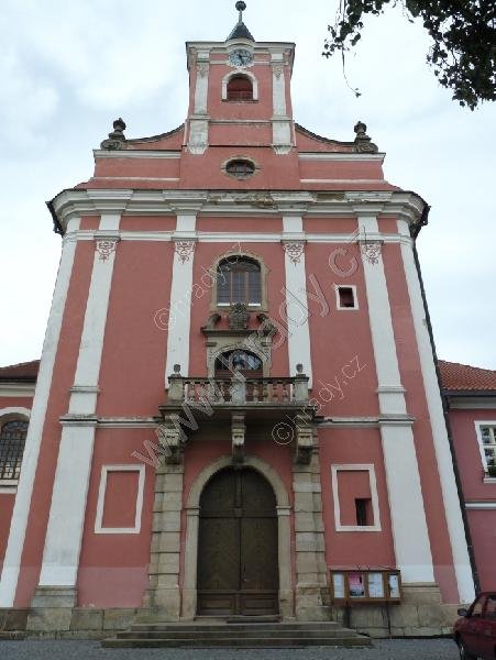 klášter Kongregace sester karmelitánek s kostelem Narození Panny Marie