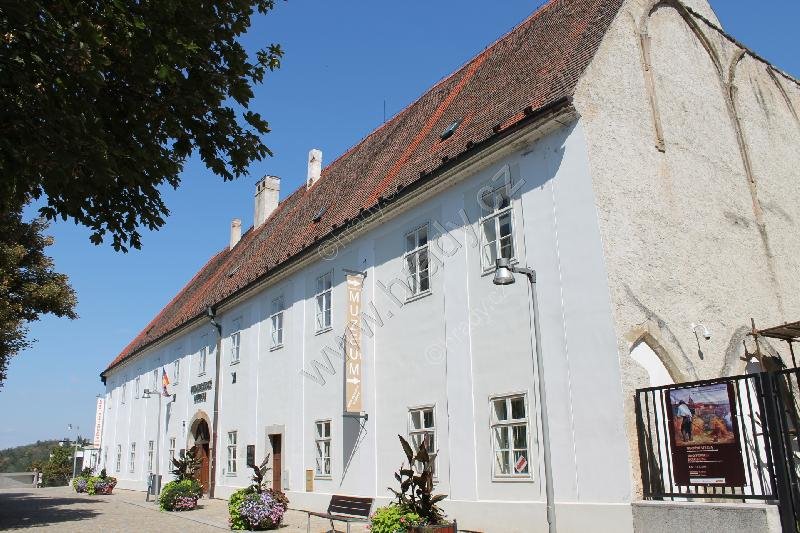 klášter minoritů (františkánů) a klarisek s kostelem Nanebevzetí P. Marie