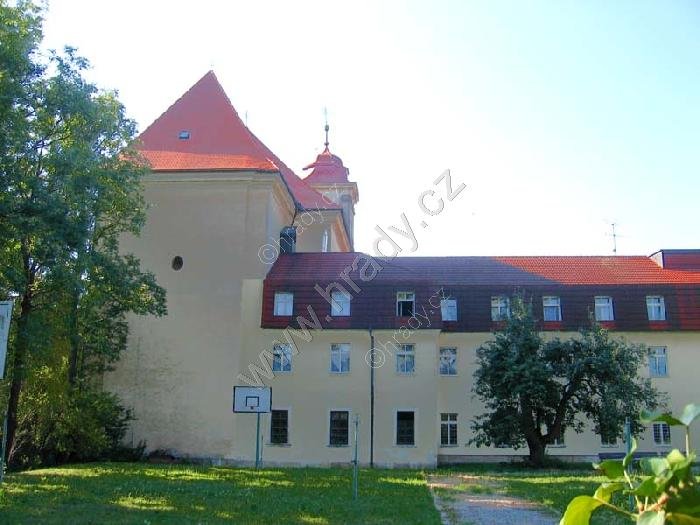 klášter minoritů s kostelem sv. Anny