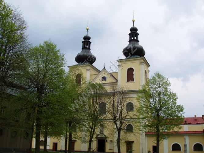 klášter servitů/redemptoristů s kostelem Nanebevzetí P. Marie