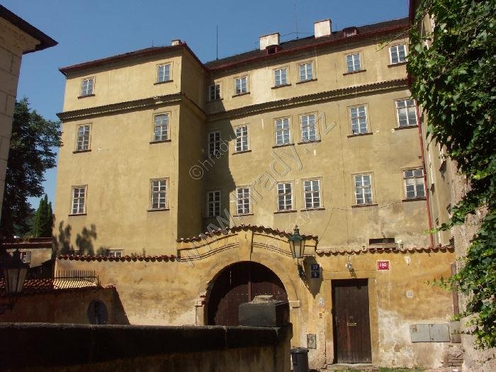 klášter theatinů s kostelem Panny Marie Ustavičné pomoci a sv. Kajetána