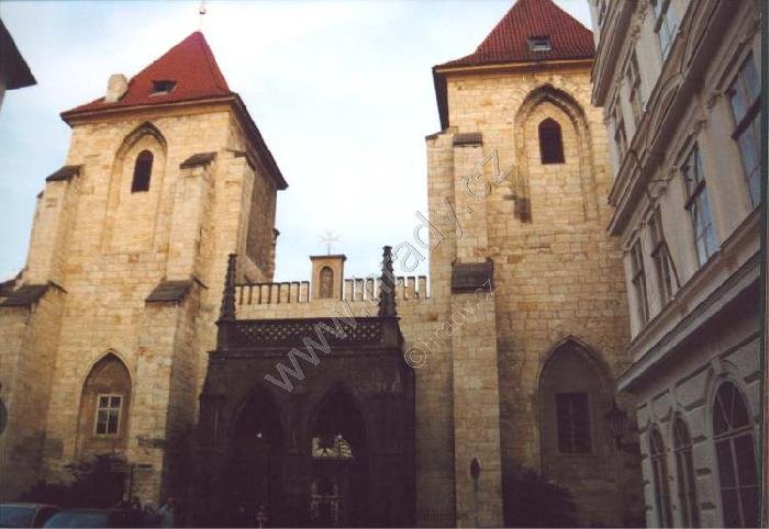 komenda johanitů (maltézských rytířů) s kostelem Panny Marie pod řetězem