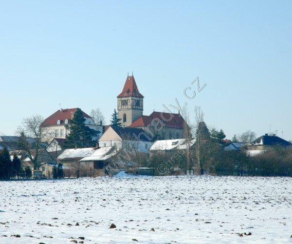 kostel Povýšení sv. Kříže se zvonicí